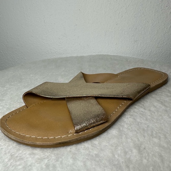 Coconuts by Matisse Pebble Metallic Sandals Leather Flats Sandals - Picture 2 of 15